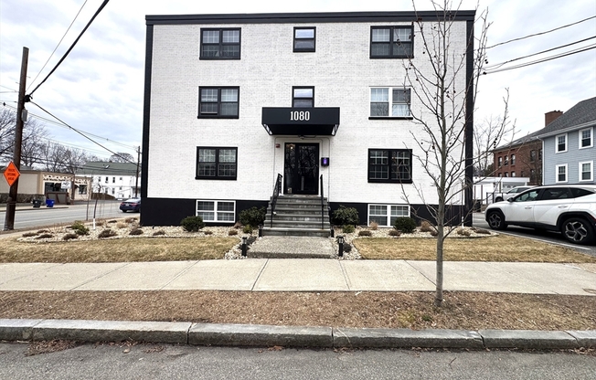 1080 MASS AVE