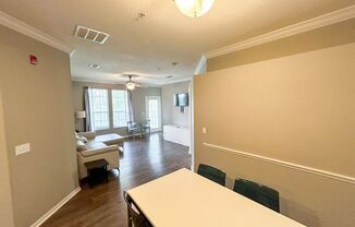 3 beds, 3 baths, $2,250, Unit Unit 303