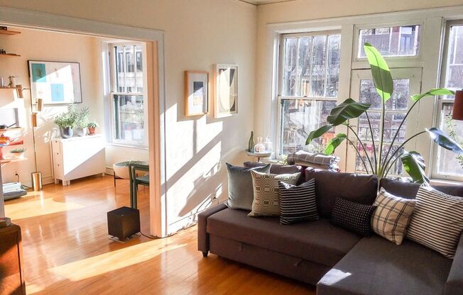 1 bed, 1 bath, 830 sqft, $2,150, Unit 428-2A