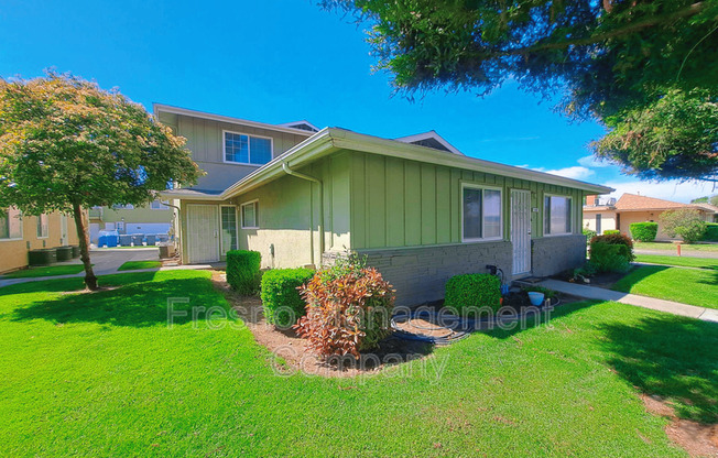 496 W ALAMOS AVE