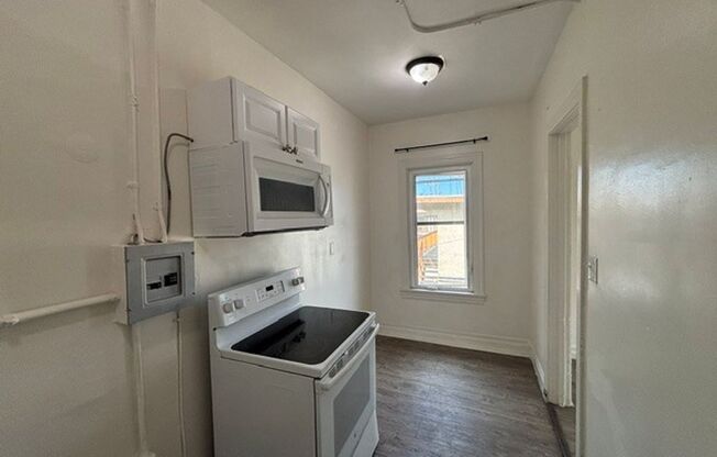 Studio, 1 bath, $1,275, Unit 201