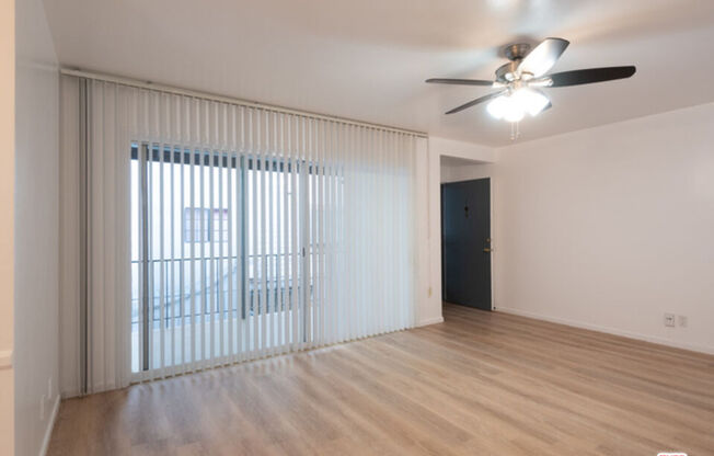 422 ARNAZ DR