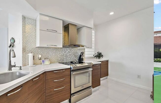 Gorgeous 2 bedroom 2 bath In Aventura on the Intercoastal