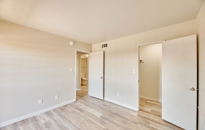 2 beds, 2 baths, $1,350, Unit APARTMENT 4