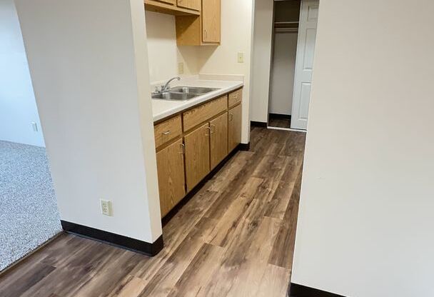 2 beds, 2 baths, 945 sqft, $979.99, Unit 825-J16