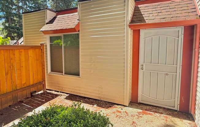 Spacious 2 Bed 1 Bath Fairwood Condo