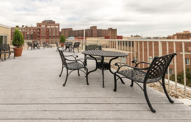 1 bed, 1 bath, 704 sqft, $2,475, Unit 117