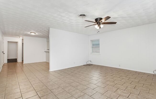 2 Bedroom, 2 Bath Duplex in Lochwood