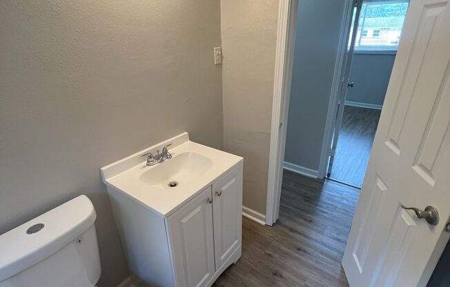 3 beds, 1 bath, $895