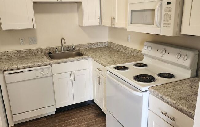 2 beds, 1 bath, 988 sqft, $1,150, Unit 01 - 115