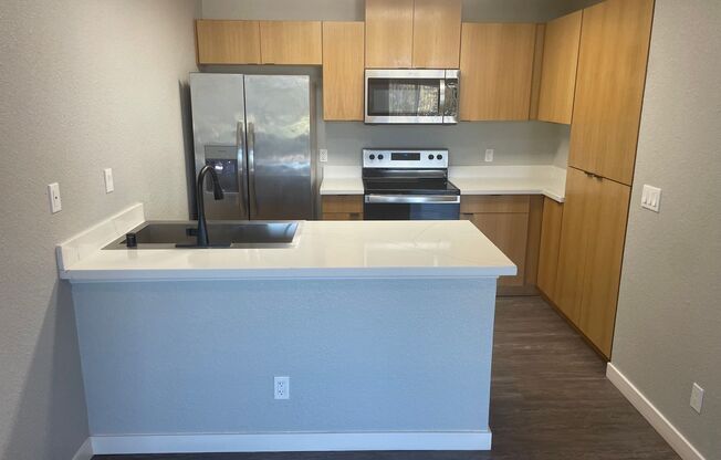 2 beds, 1 bath, 821 sqft, $2,785, Unit F037