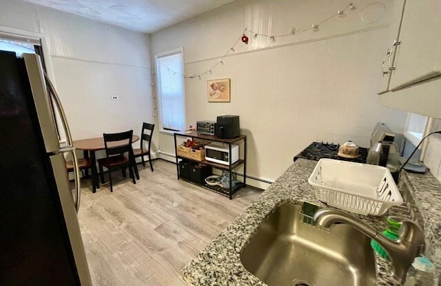 2 beds, 1 bath, 680 sqft, $2,700, Unit 2