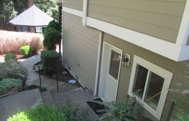 Lovely 3 Bedroom 2 bathroom lower level unit in Gig Harbor