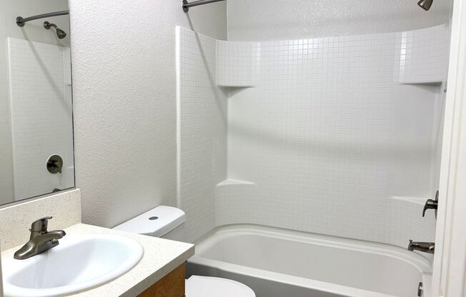 1 bed, 1 bath, 736 sqft, $2,245, Unit B057