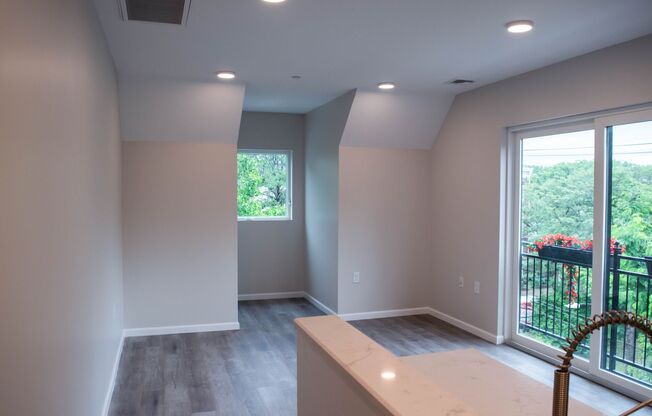 2 beds, 1 bath, 719 sqft, $2,995, Unit 305