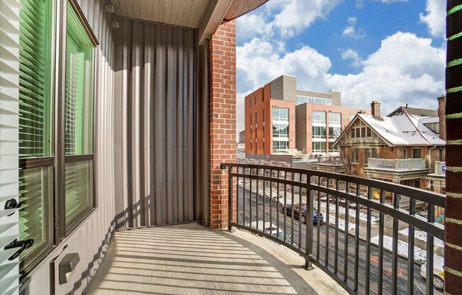 2 beds, 2 baths, 1,007 sqft, $1,880, Unit 314