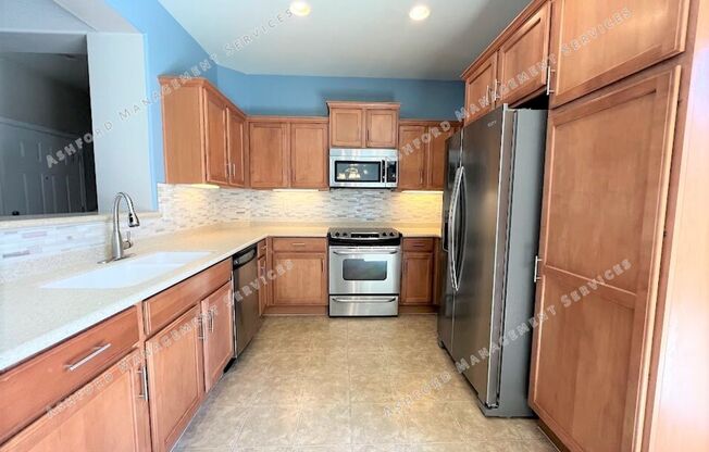 3 BEDROOM 2.5 BATH HOME IN GATED NORTHGATE WITH MANY COMMUNITY AMENITIES