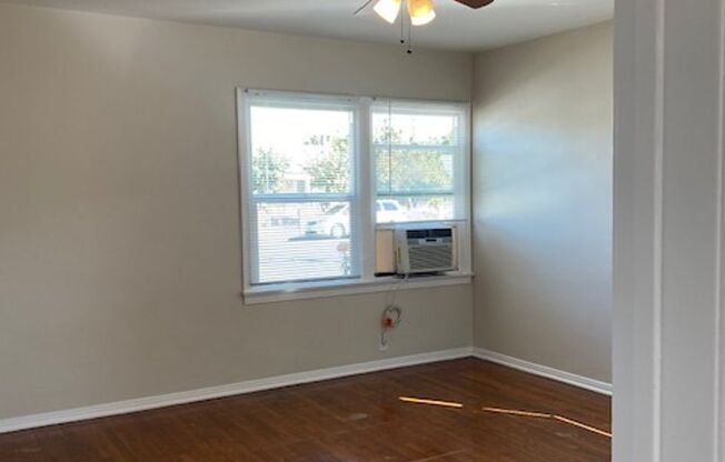 2 beds, 1 bath, $2,095