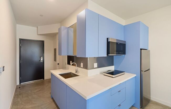 Studio, 1 bath, 290 sqft, $1,595, Unit 554