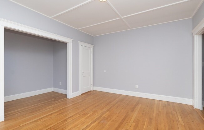 1 bed, 1 bath, 366 sqft, $2,250, Unit 33.