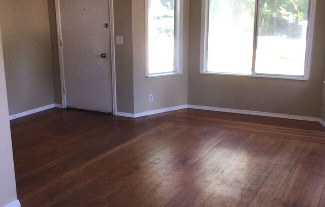 Arbor Heights Bungalow, Available early October