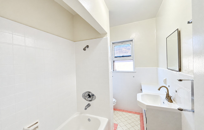 2116 Ridgeley Apartments