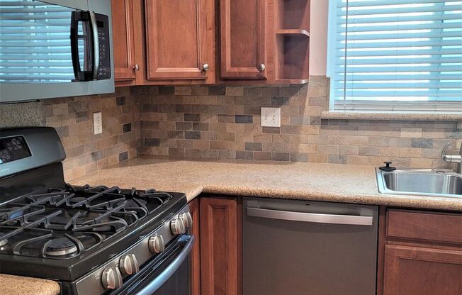 Great Encanto Location - three bedroom, three bath