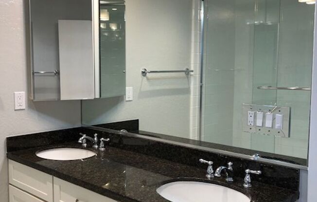 2 beds, 1.5 baths, 1,000 sqft, $3,750, Unit 05