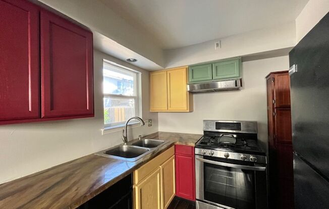 3 beds, 2 baths, $2,095