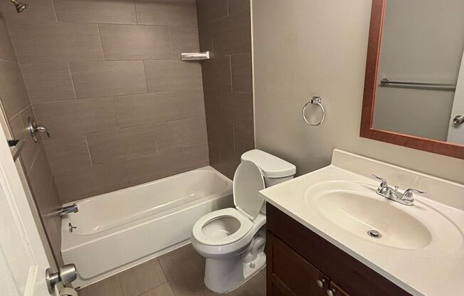 1 bed, 1 bath, 650 sqft, $995, Unit 23-203