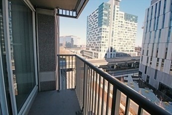 1 bed, 1 bath, 663 sqft, $3,250, Unit 827