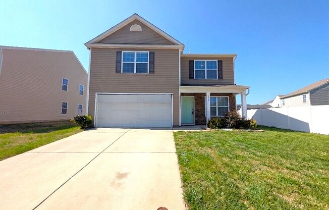 Charming home located in the Apple Creek Community in Dallas NC!