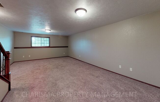 3 beds, 2.5 baths, 2,100 sqft, $1,875, Unit 6602 E 45th Street