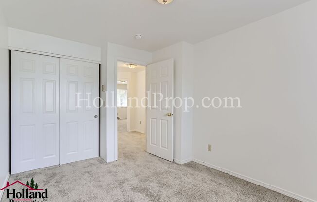 3 beds, 1.5 baths, 836 sqft, $1,595, Unit Unit C