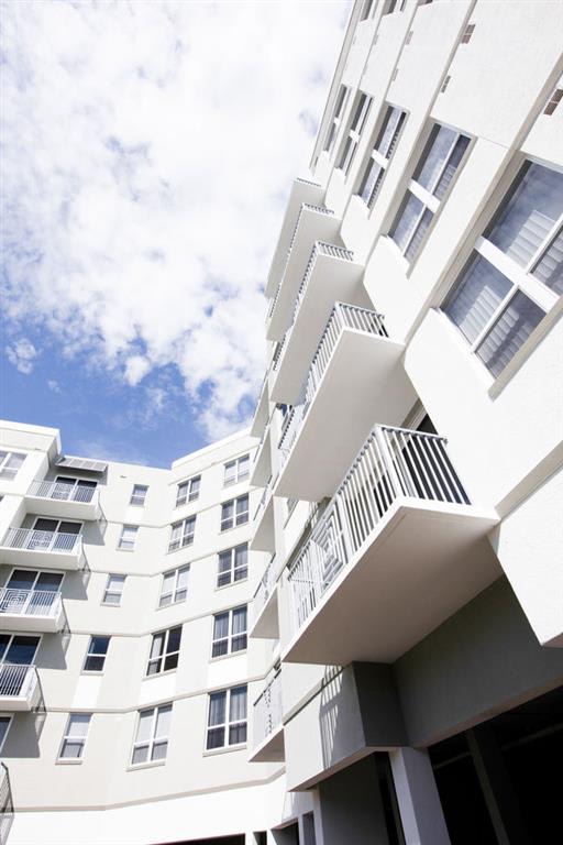 Welcome to Courtside Apartments
