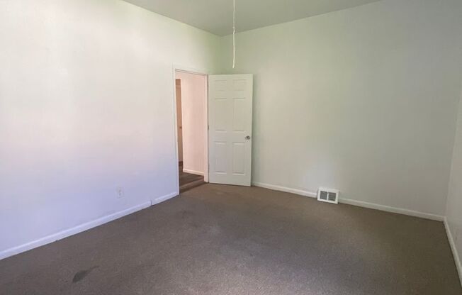 2 beds, 1 bath, 800 sqft, $950, Unit Unit 1