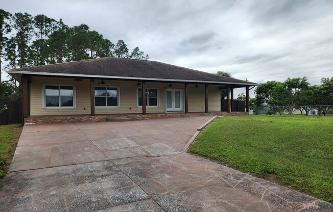 Cozy 3BR 2BA House Near Sunshine and Lee Blvd Lehigh Acres