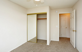 2 beds, 1 bath, 957 sqft, $970, Unit 2203