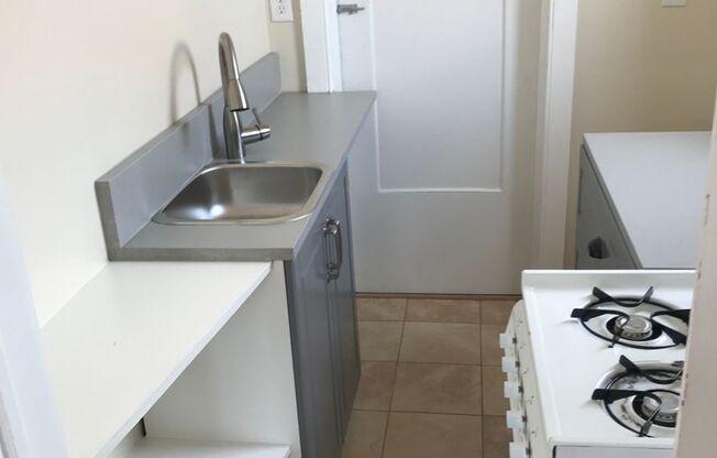 1 bed, 1 bath, 750 sqft, $1,400, Unit G