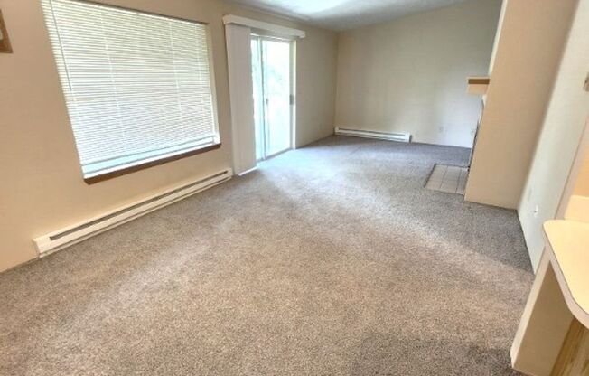 2 beds, 2 baths, 976 sqft, $1,350, Unit 60