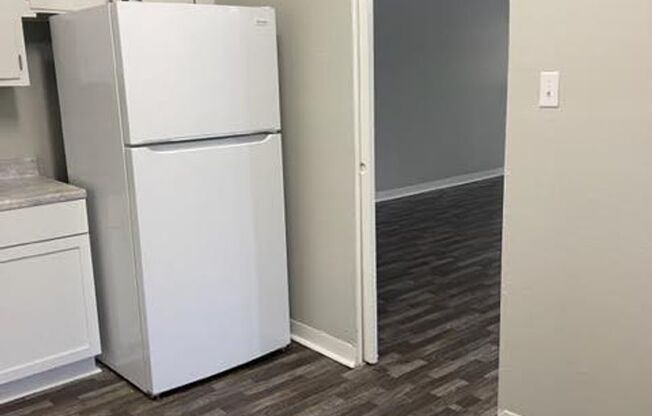 3 beds, 1 bath, $850