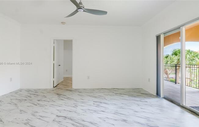 215 SW 117 TER