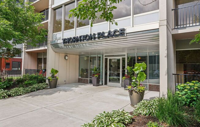 2 beds, 1.5 baths, 1,095 sqft, $1,560, Unit 1004