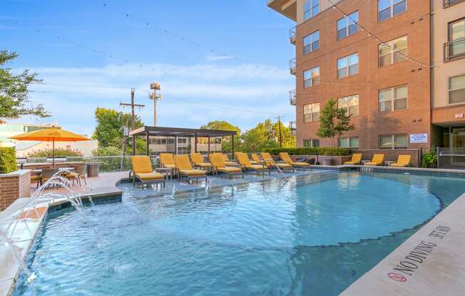 uptown dallas apartments with a pool