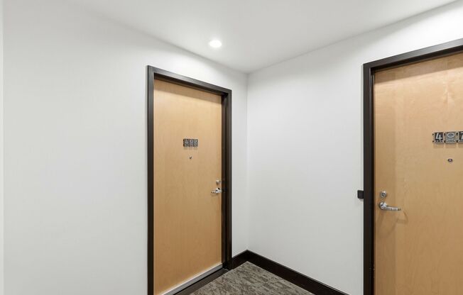 1 Month Free! Modern + Spacious Pearl District Condo Including 24/7 Security +1 Secured Parking Spot Available Immediately!