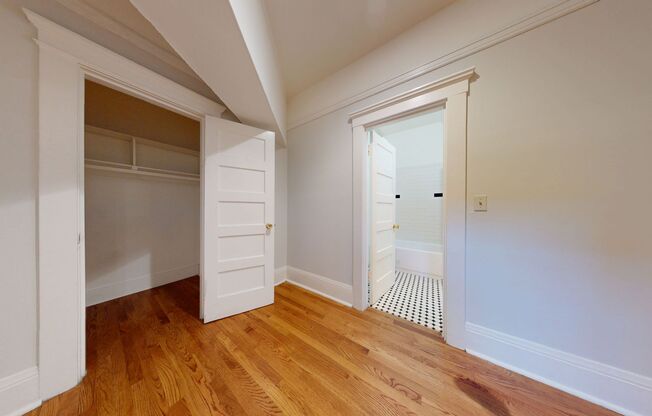 Studio, 1 bath, 373 sqft, $1,650, Unit 002