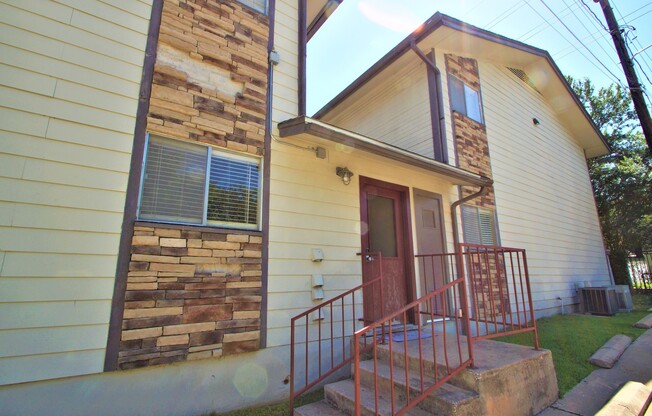 Studio, 1 bath, 500 sqft, $850, Unit 218
