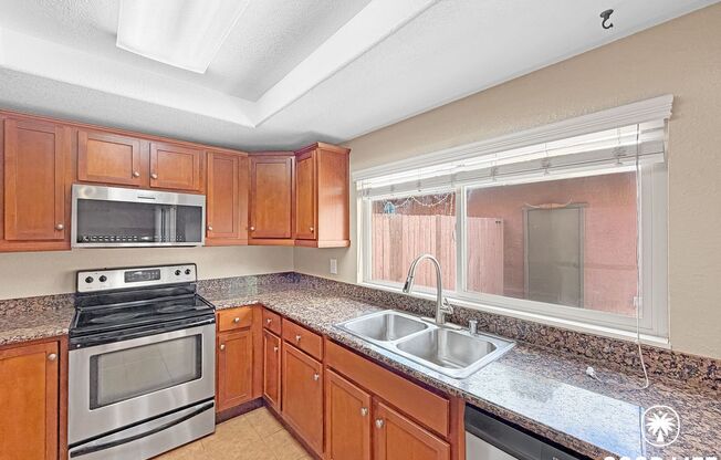 SD: 3BD/1.5BA Townhome in Escondido w/ Private Patio, Balcony & Community Pool!