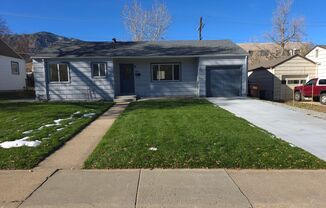 AVAILABLE NOW! South Boulder Ranch Off Table Mesa; Nice Big Yard; Hardwoods Throughout