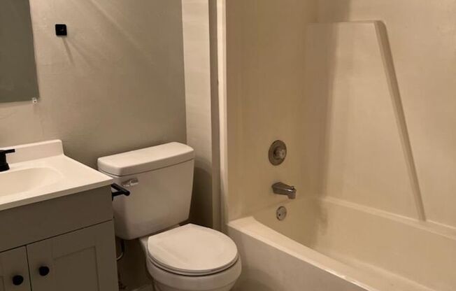 Studio, 1 bath, $600, Unit 3539 Apt 1